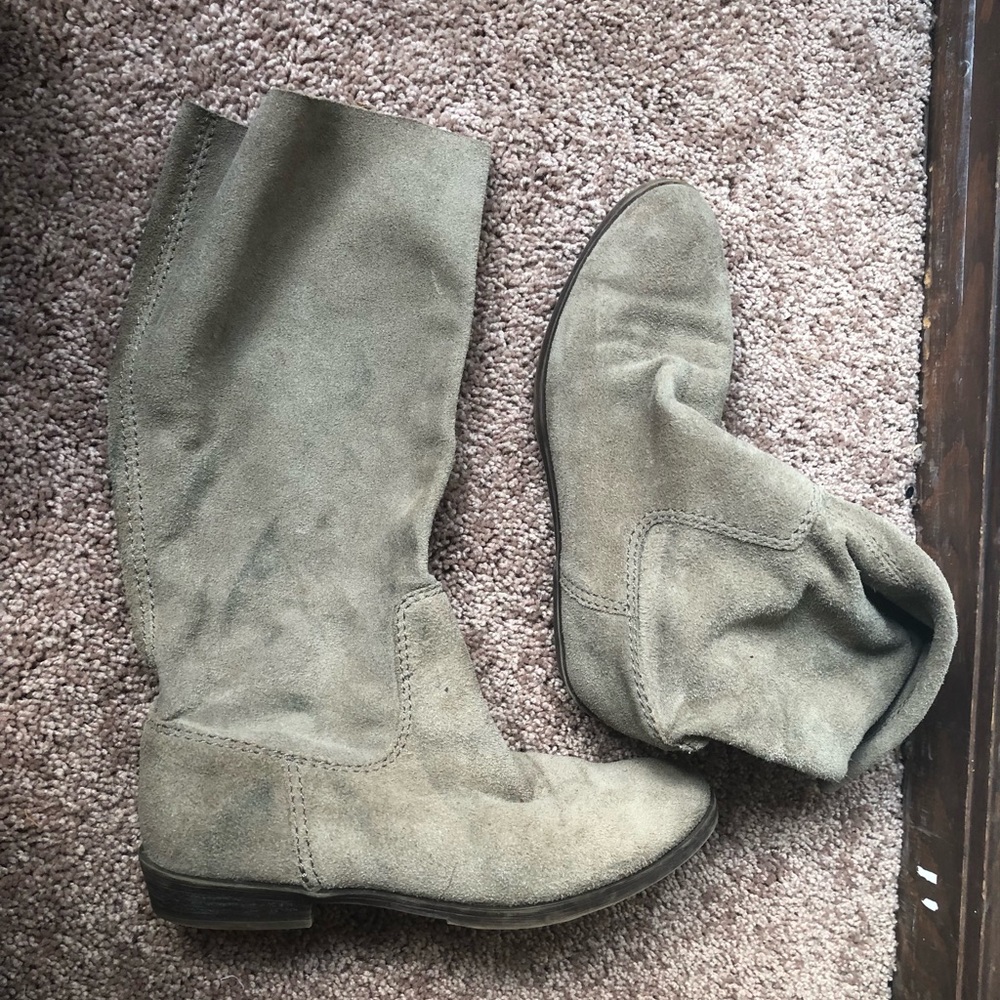 Slouchy boots